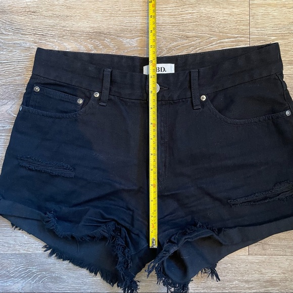 High Waist Distressed Shorts - Picture 3 of 5